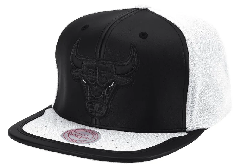 baseball hat beauty deep -  Chicago Bulls Day One Mitchell & Ness Snapback Hat