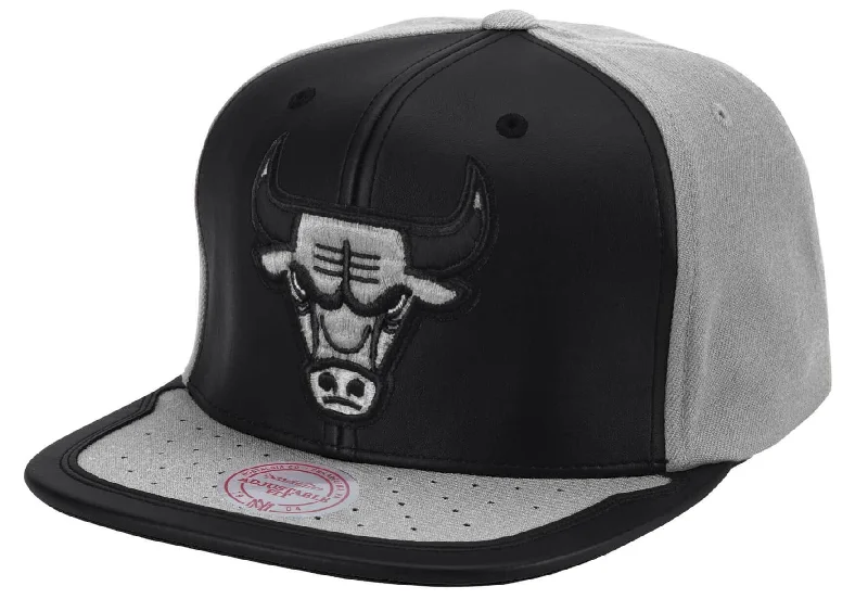 baseball hat look wild -  Chicago Bulls Day One Mitchell & Ness Snapback Hat