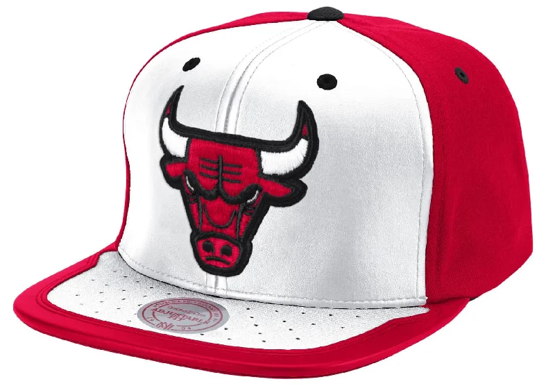 baseball hat win deep -  Chicago Bulls Day One Mitchell & Ness Snapback Hat