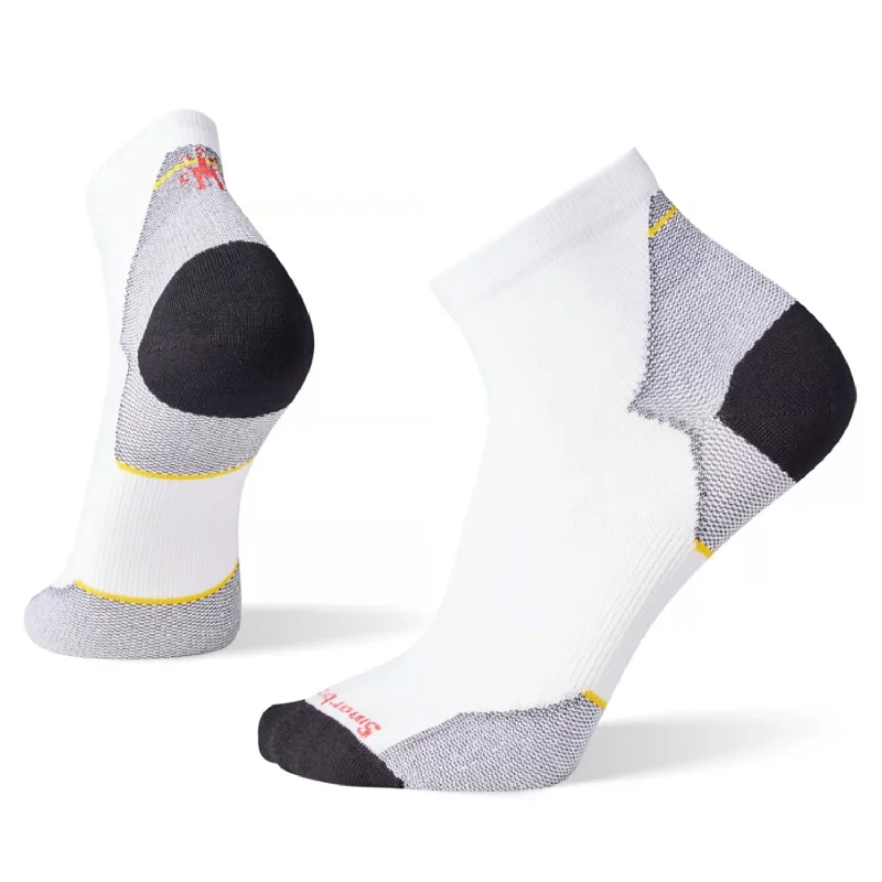 sock lounging -  Smartwool Run Zero Cushion Ankle Socks - White (Factory Seconds)